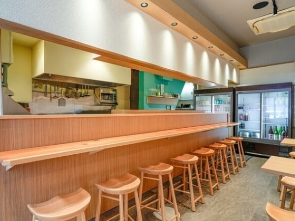 sushi-yukyu_interior_1