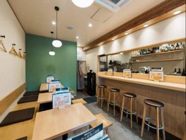 sushi-yukyukurokawa_interior_1